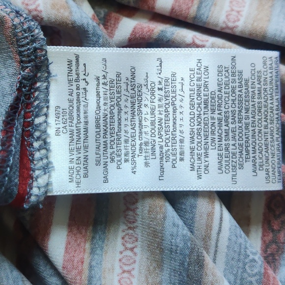 *BCBGeneration* striped v-neck midi dress with pockets - Picture 8 of 8